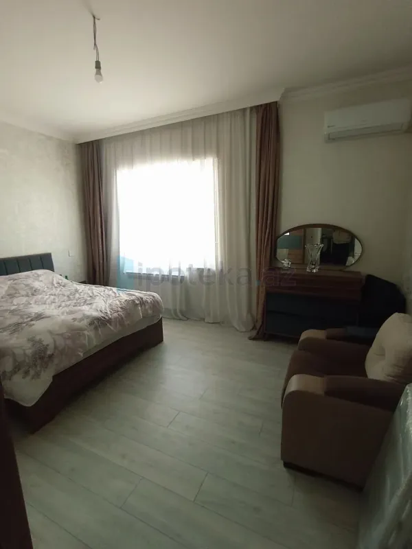 Satılır 4 otaqlı həyət evi 140 m²