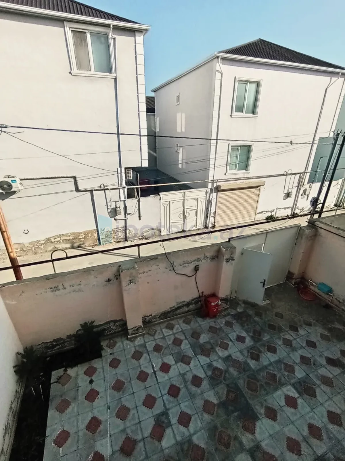 Satılır 4 otaqlı həyət evi 140 m²