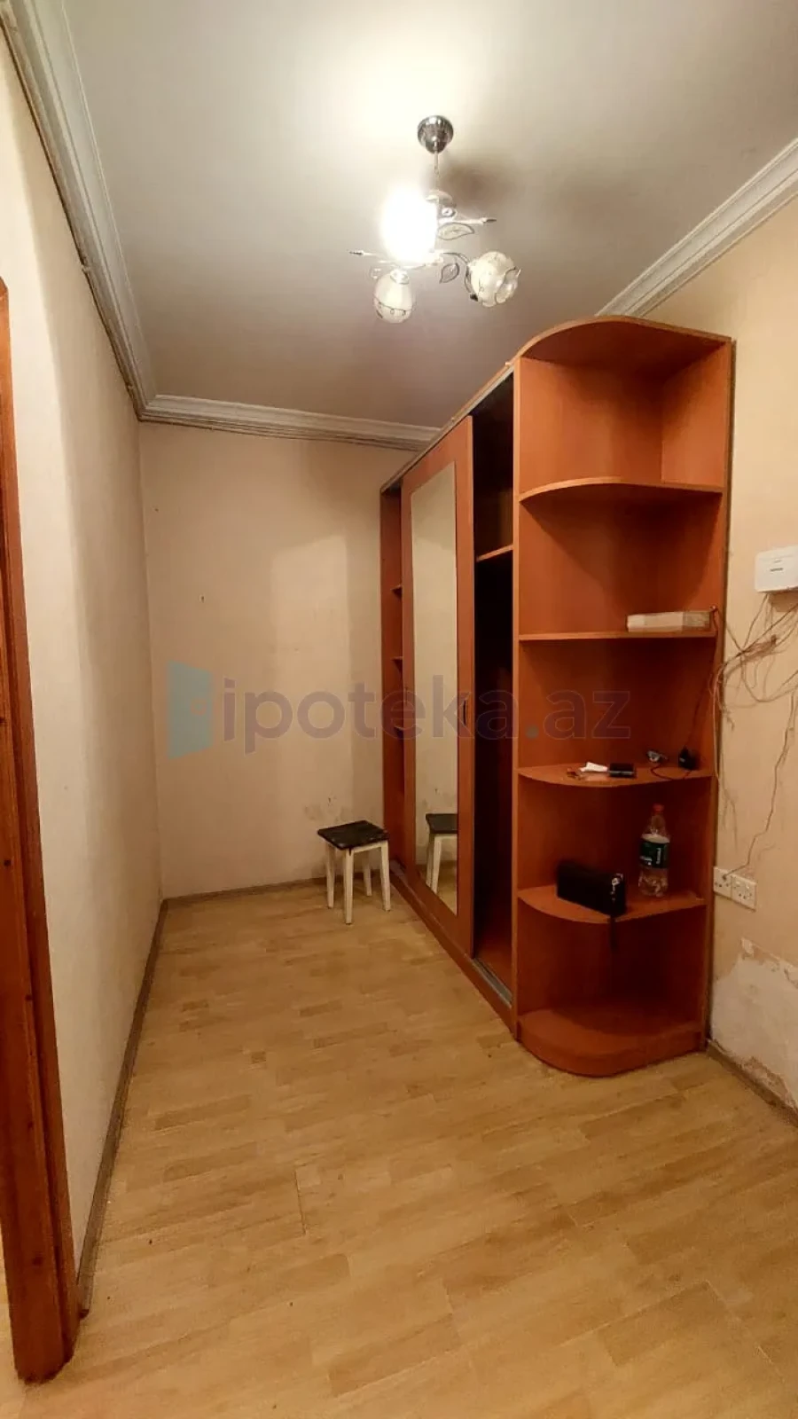 Satılır 2 otaqlı köhnə tikili 65 m²