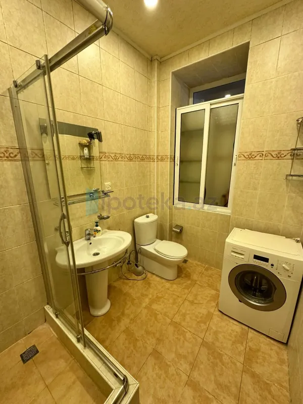 Satılır 3 otaqlı köhnə tikili 105 m²