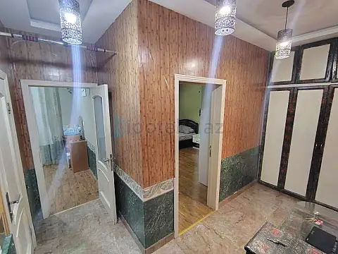 Satılır 3 otaqlı köhnə tikili 85 m²