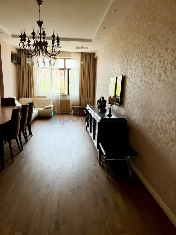 Satılır 3 otaqlı yeni tikili 115 m²