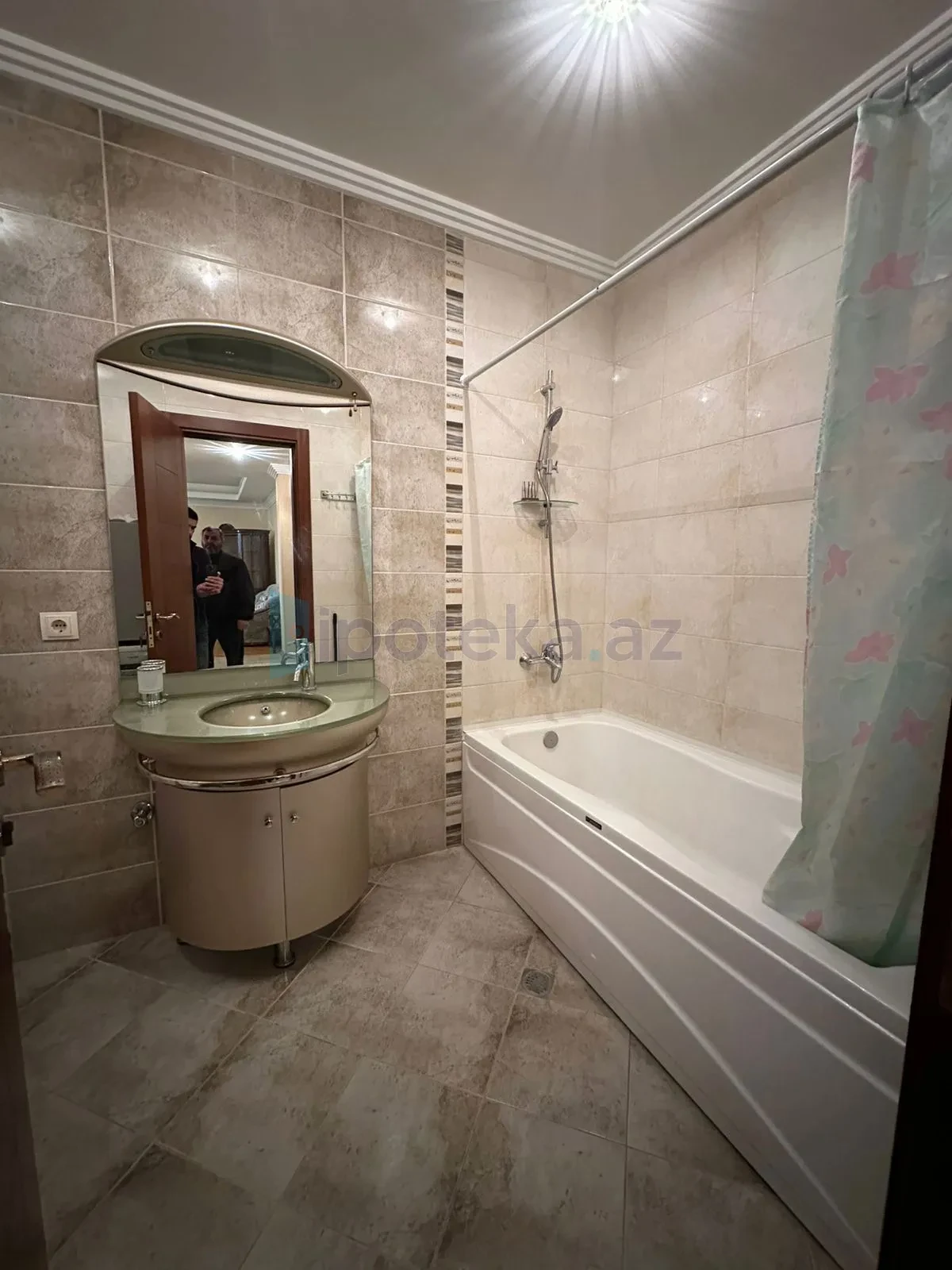 Satılır 2 otaqlı yeni tikili 95 m²