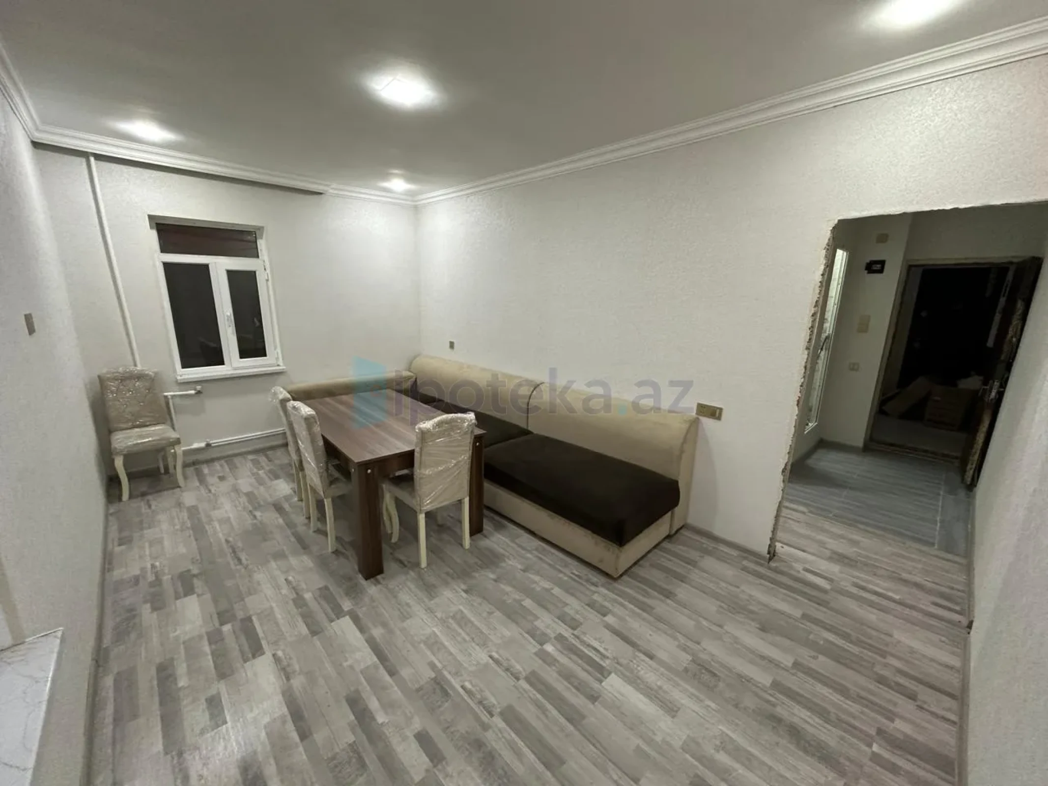 Satılır 2 otaqlı köhnə tikili 50 m²