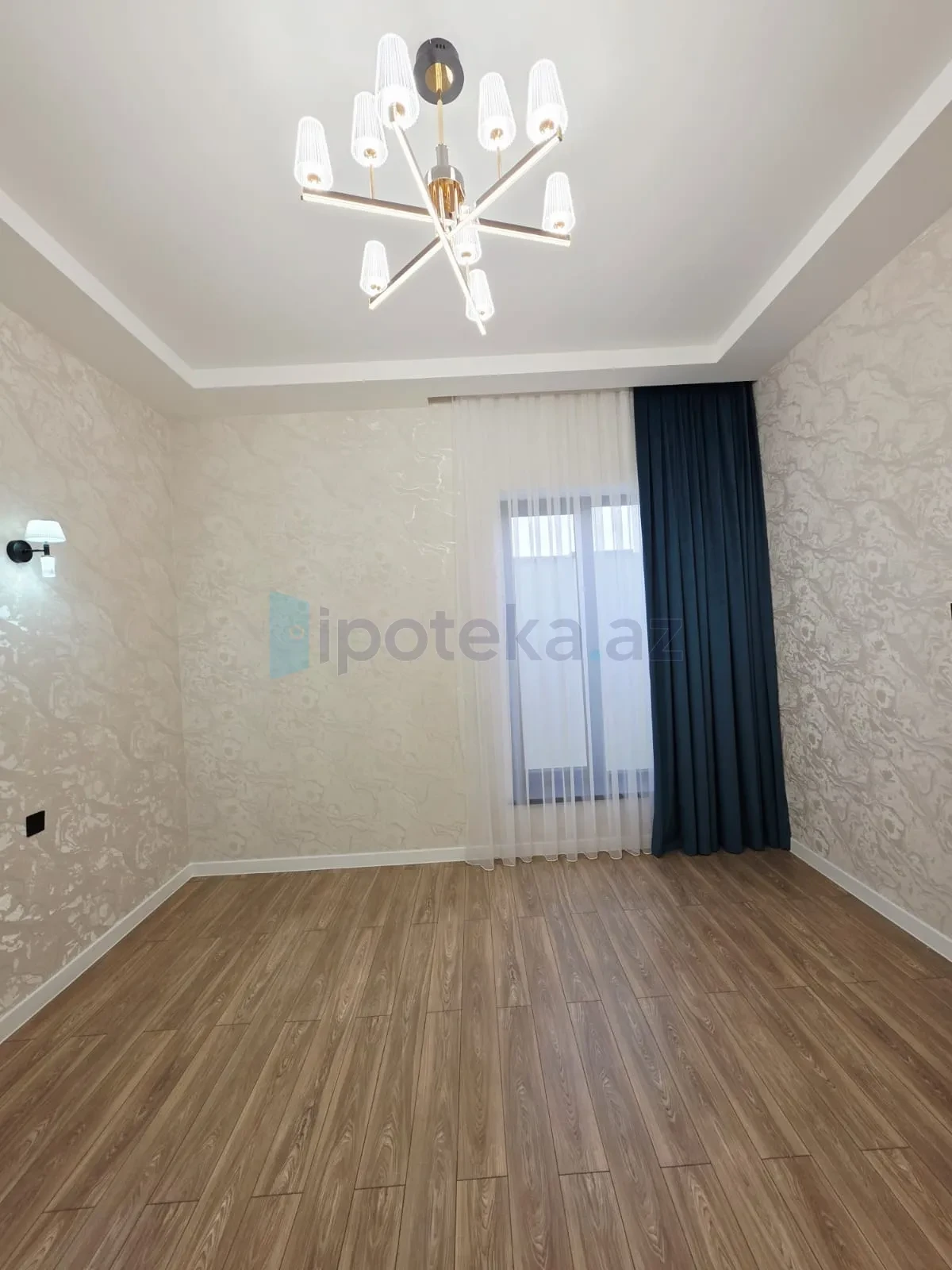 Satılır 4 otaqlı mənzil 170 m²