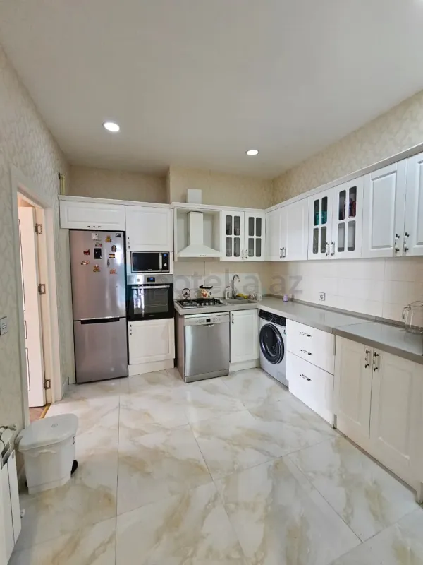 Satılır 4 otaqlı yeni tikili 132 m²