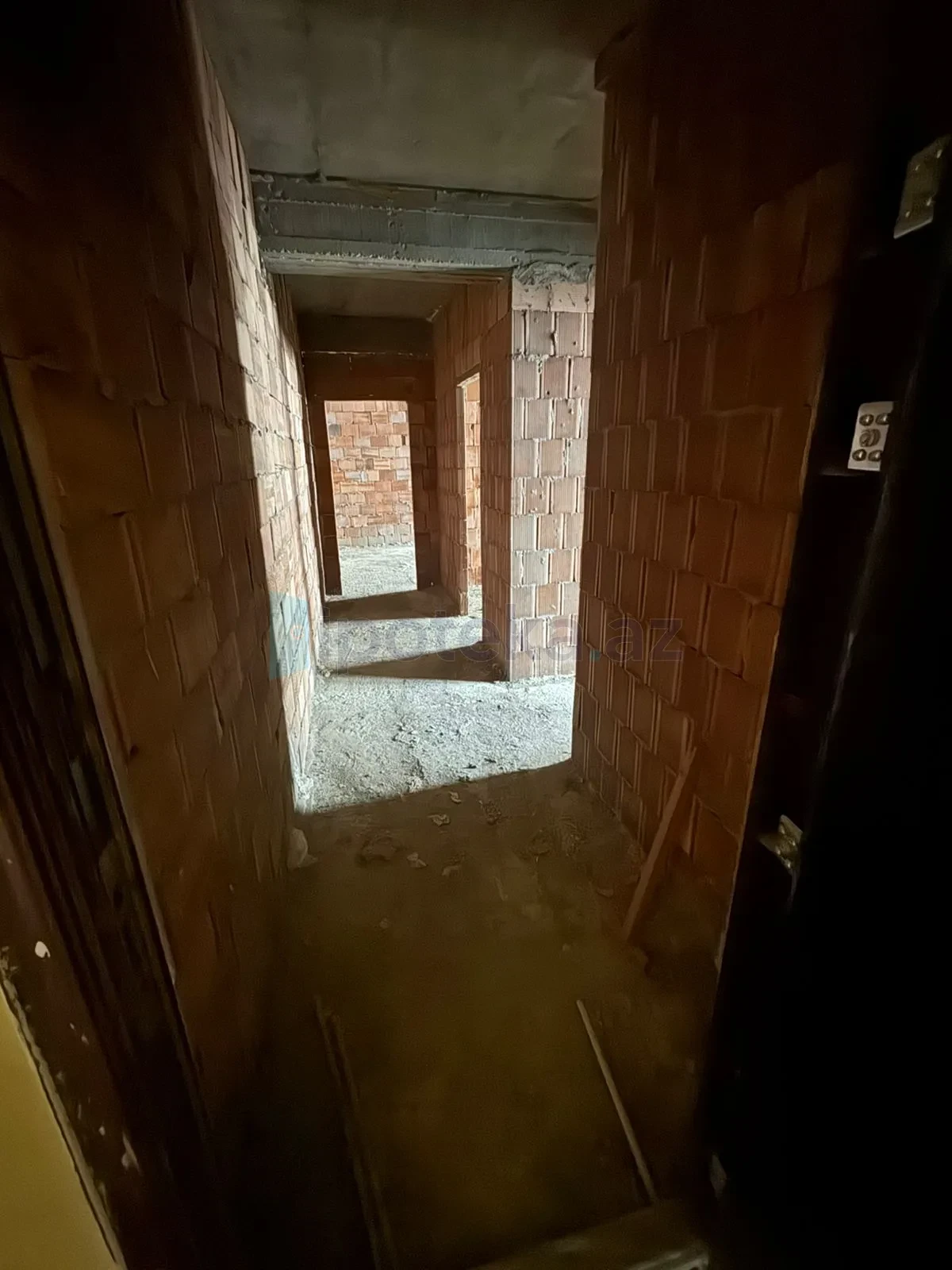 Satılır 2 otaqlı yeni tikili 73 m²