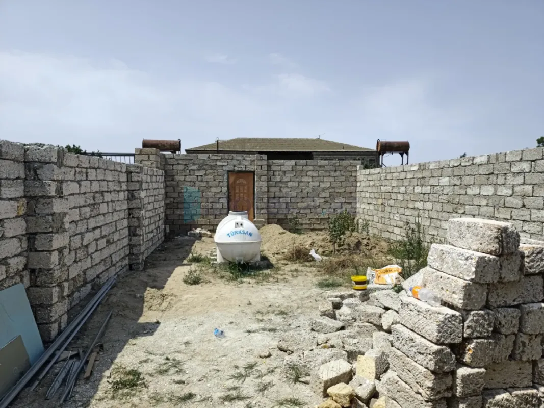 Satılır 1 otaqlı həyət evi 30 m²