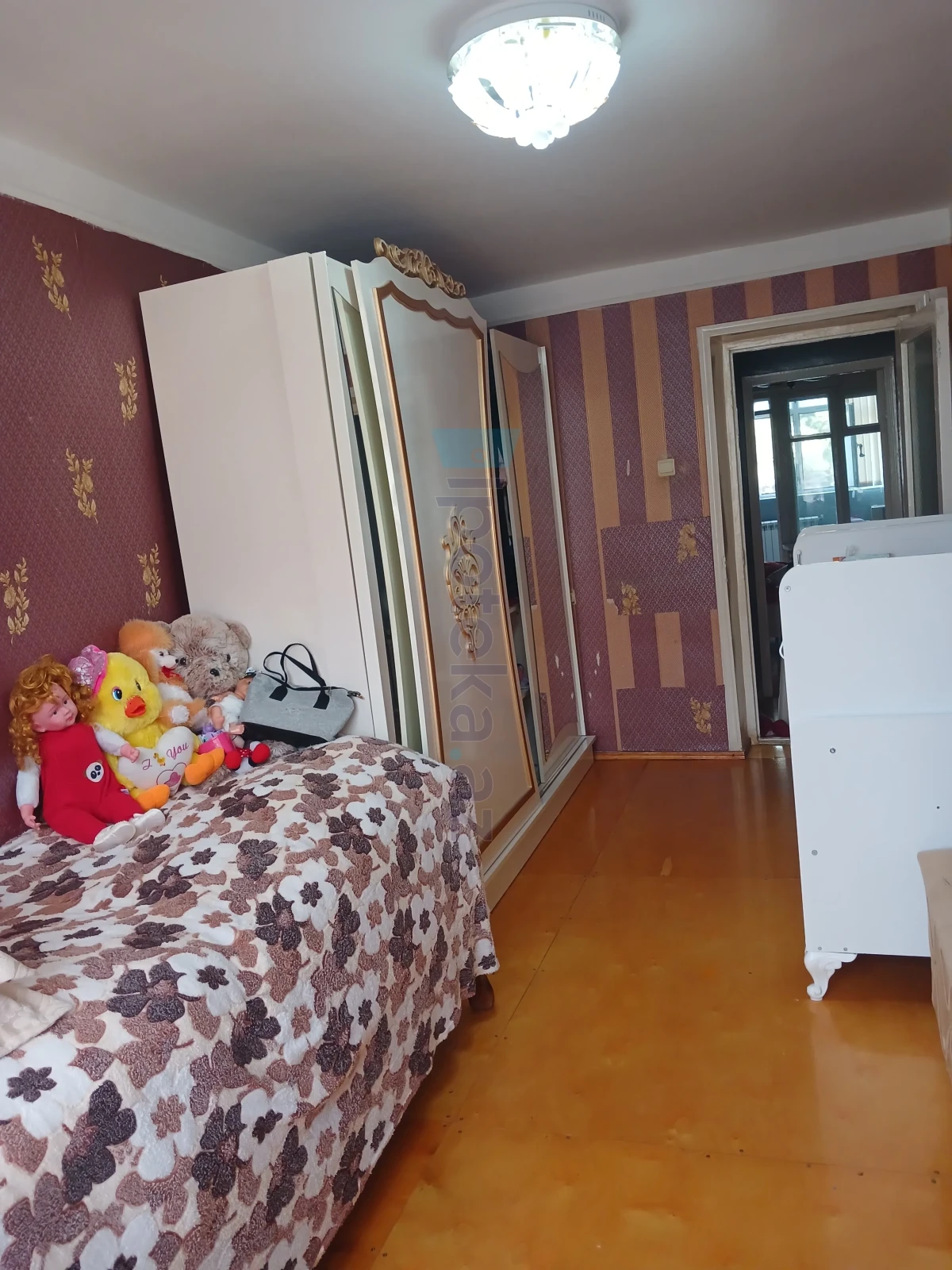 Satılır 3 otaqlı köhnə tikili 64 m²