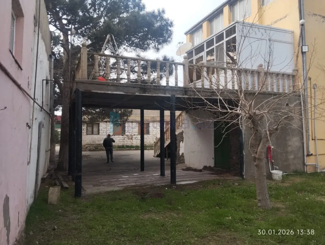 Satılır 3 otaqlı həyət evi 296 m²