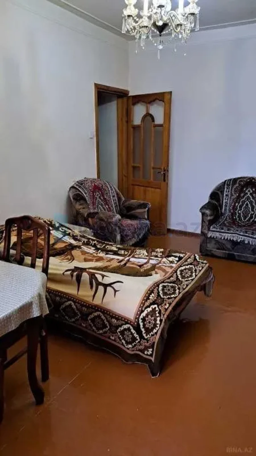 Satılır 5 otaqlı köhnə tikili 120 m²