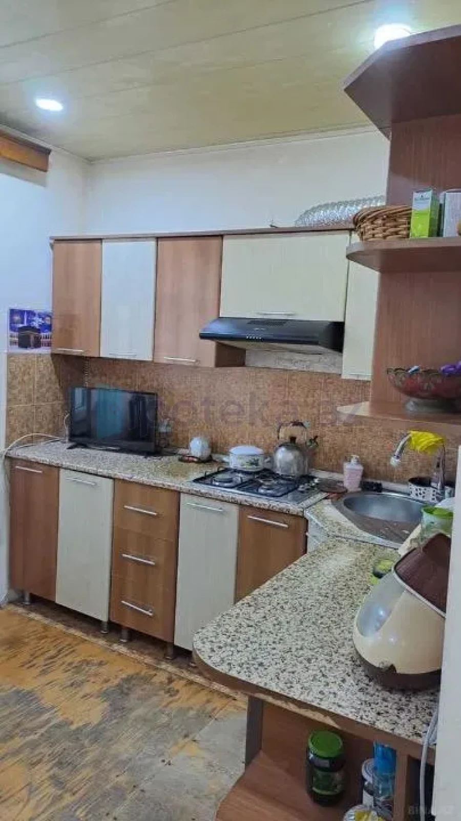 Satılır 5 otaqlı köhnə tikili 120 m²