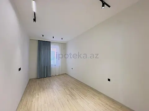 Satılır 4 otaqlı mənzil 200 m²