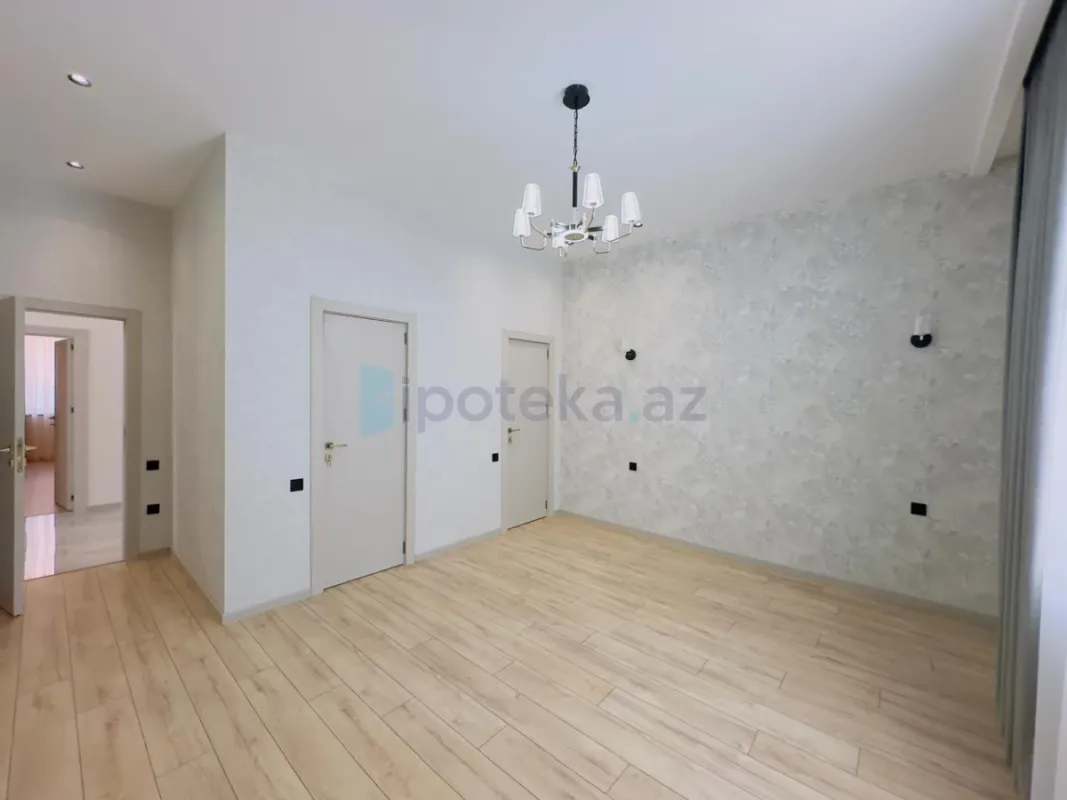 Satılır 4 otaqlı mənzil 200 m²