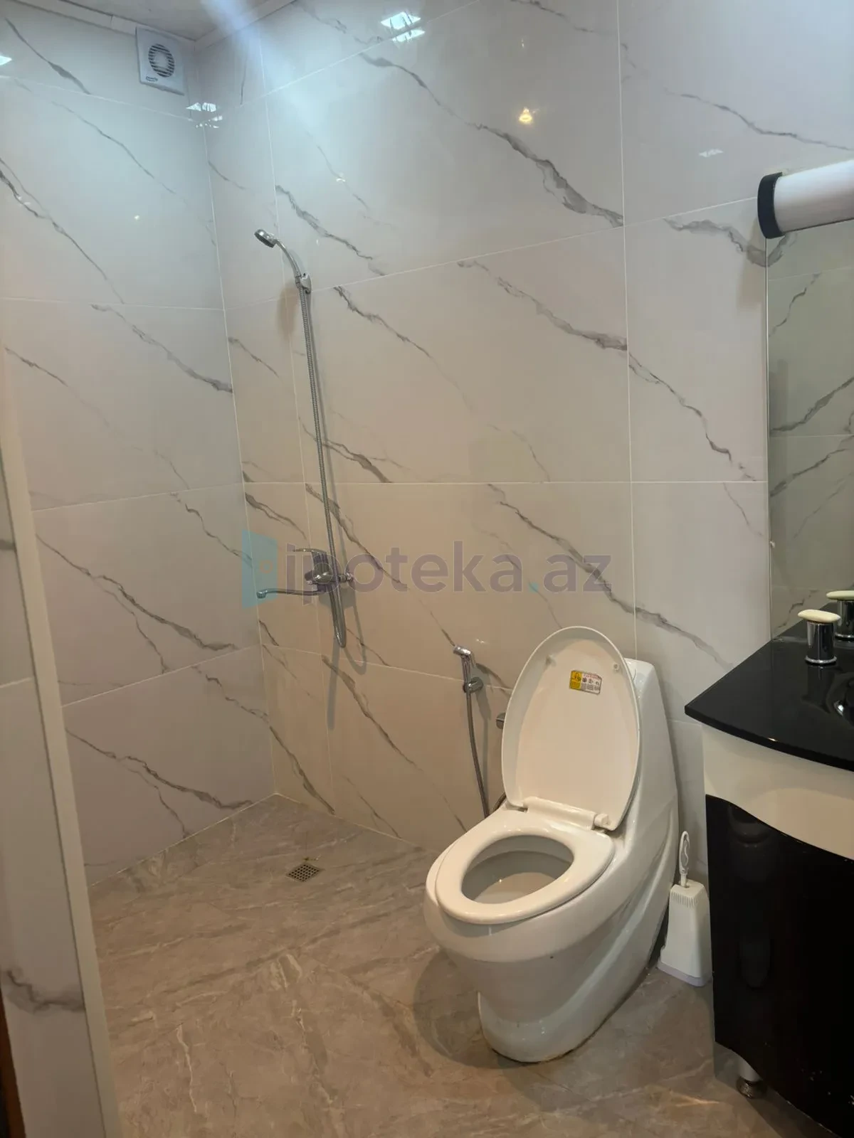 Satılır 2 otaqlı yeni tikili 60 m²