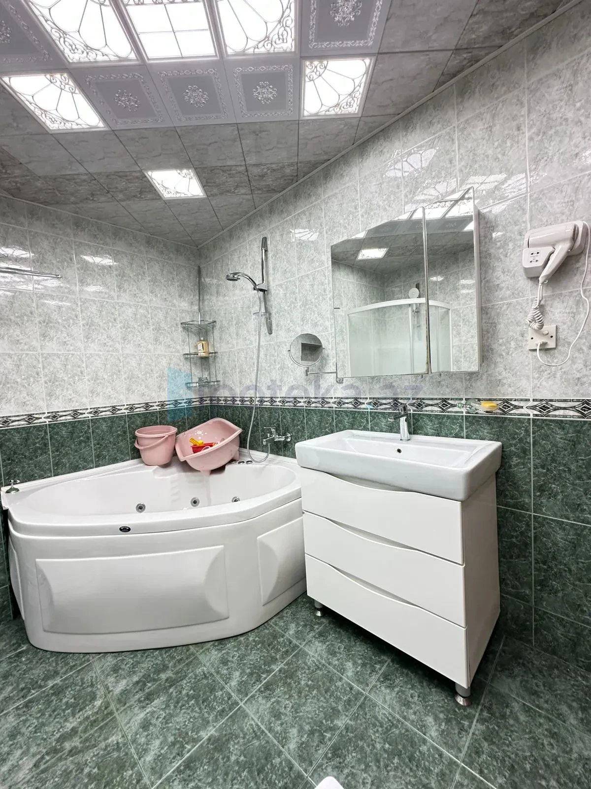 Satılır 4 otaqlı yeni tikili 175 m²