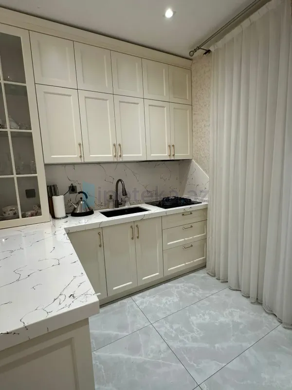 Satılır 3 otaqlı yeni tikili 75 m²