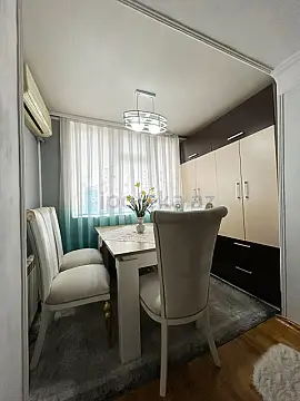 Satılır 2 otaqlı köhnə tikili 60 m²