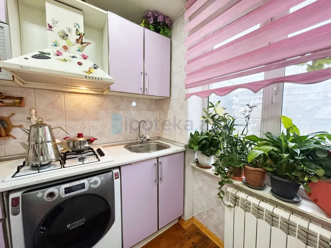 Satılır 2 otaqlı köhnə tikili 60 m²