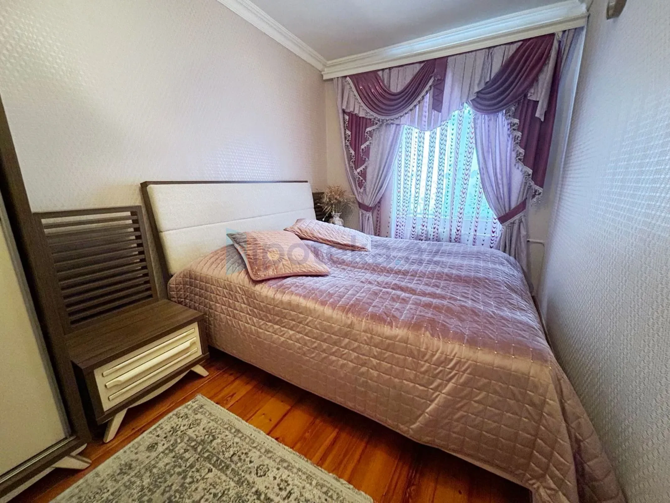 Satılır 2 otaqlı köhnə tikili 60 m²