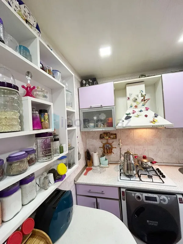 Satılır 2 otaqlı köhnə tikili 60 m²