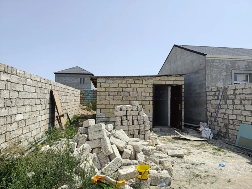 Satılır 1 otaqlı həyət evi 30 m²
