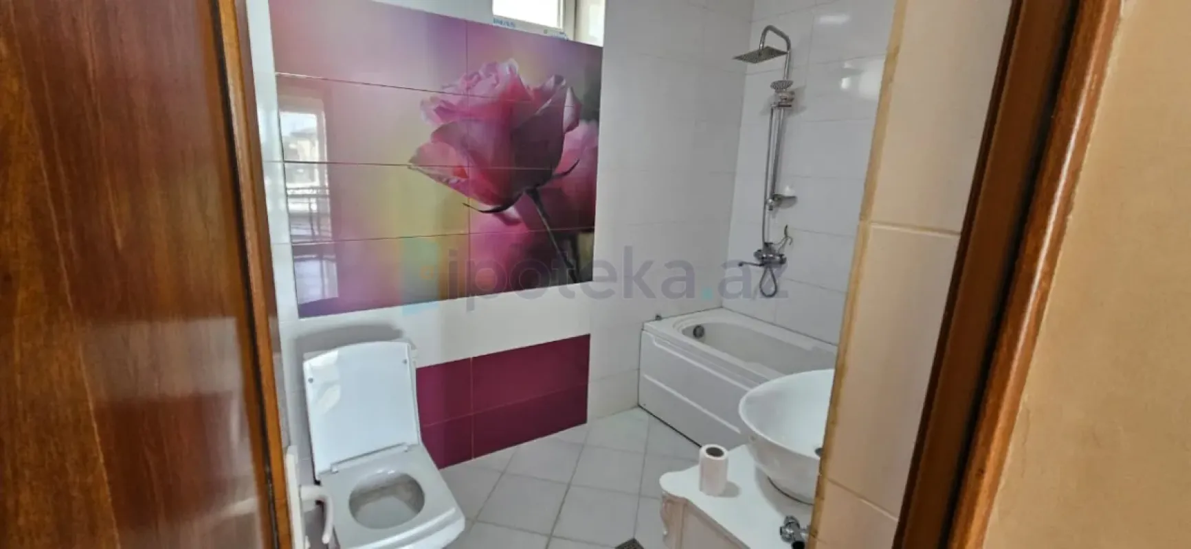 Satılır 5 otaqlı mənzil 200 m²