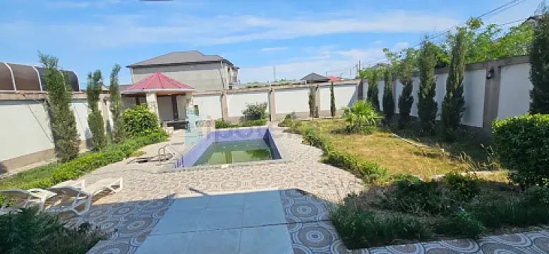 Satılır 5 otaqlı mənzil 200 m²