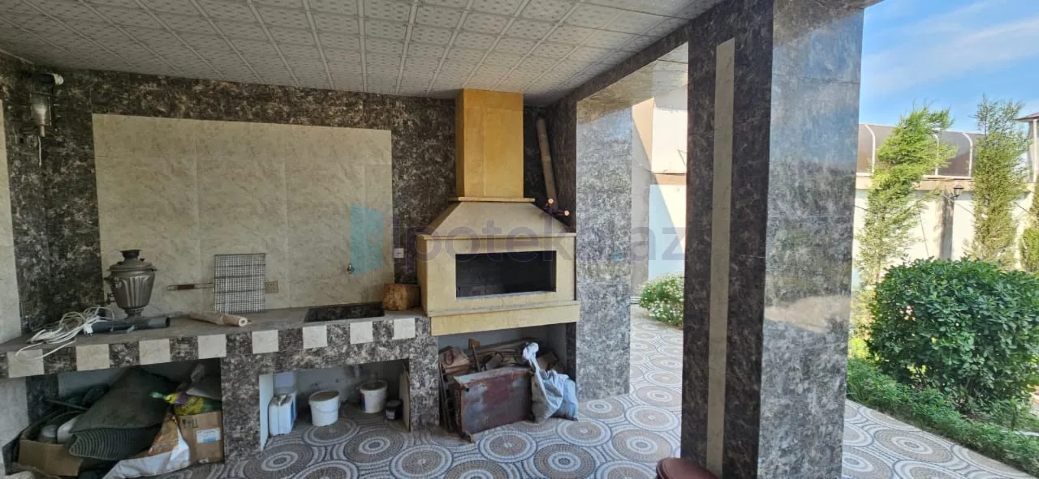 Satılır 5 otaqlı mənzil 200 m²