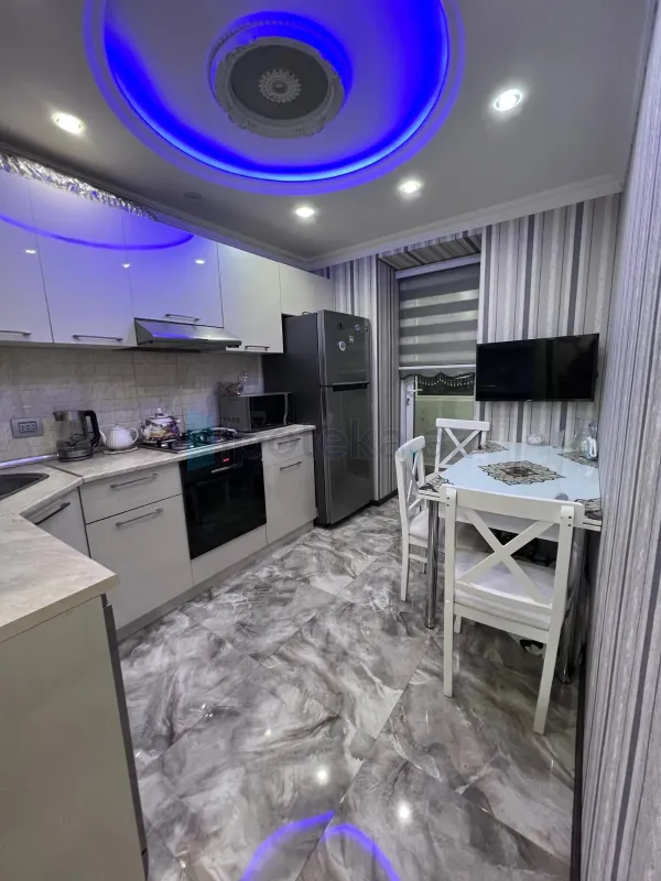 Satılır 2 otaqlı köhnə tikili 52 m²