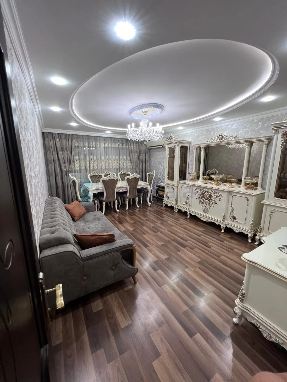 Satılır 2 otaqlı köhnə tikili 52 m²
