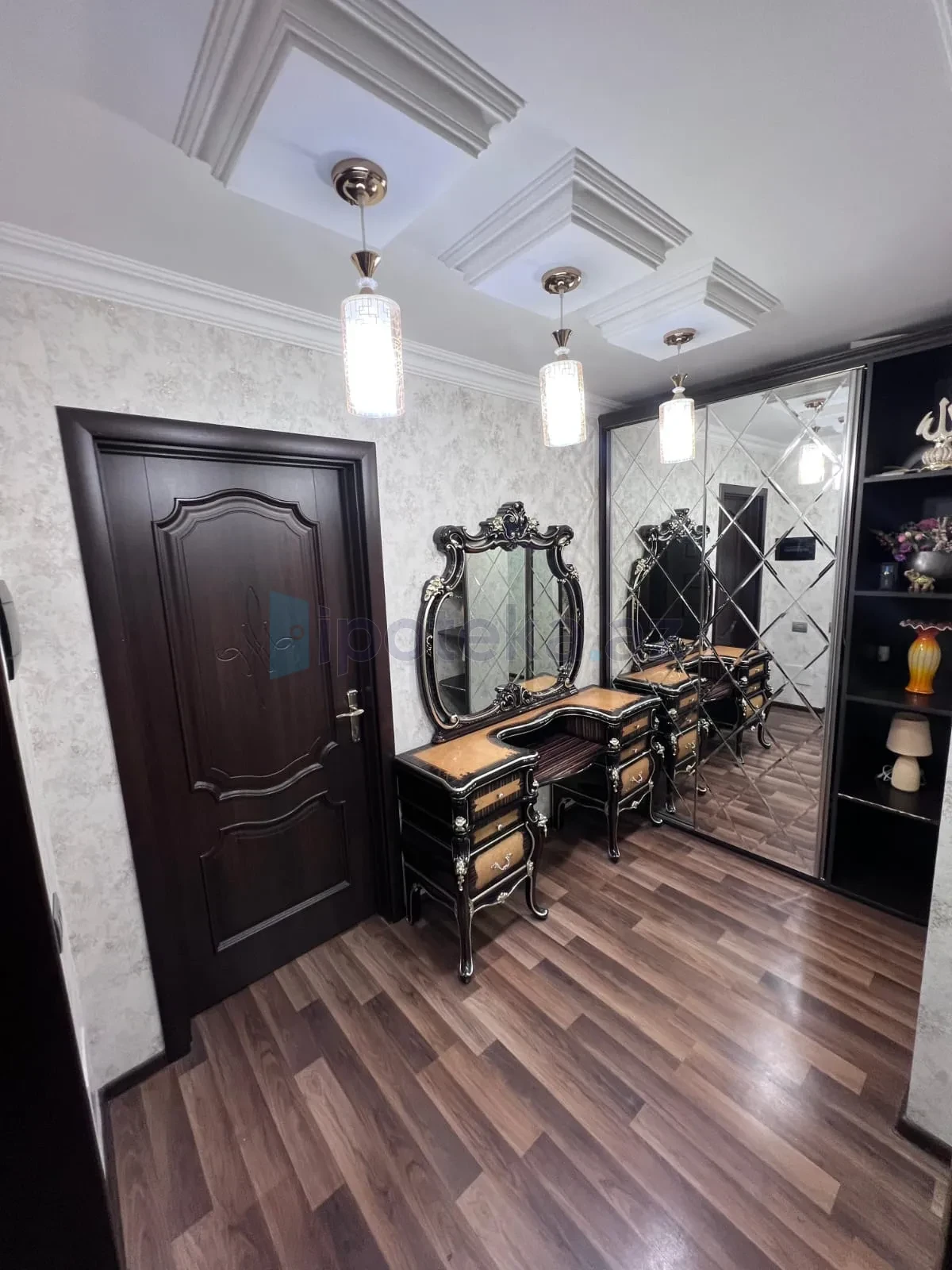 Satılır 2 otaqlı köhnə tikili 52 m²