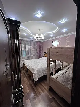 Satılır 2 otaqlı köhnə tikili 52 m²