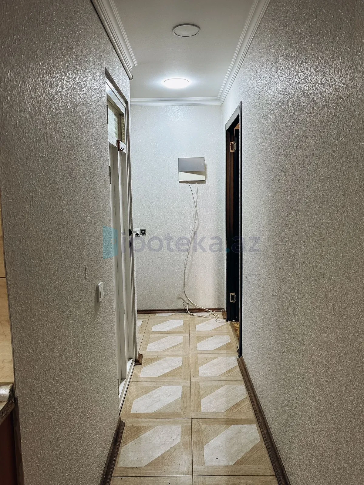 Satılır 2 otaqlı köhnə tikili 50 m²