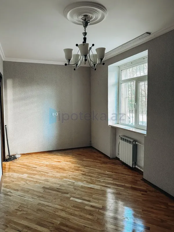 Satılır 2 otaqlı köhnə tikili 50 m²