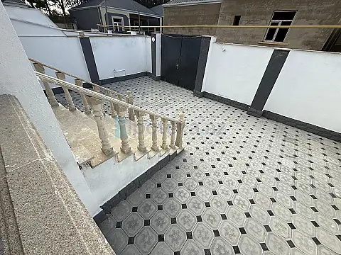 Satılır 4 otaqlı həyət evi 115 m²