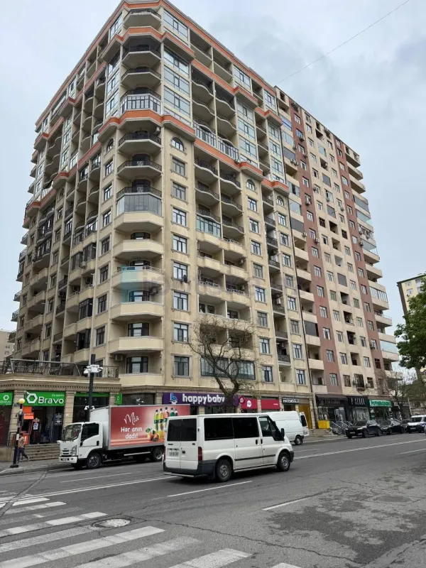 Satılır 3 otaqlı yeni tikili 137 m²