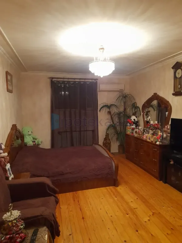 Satılır 3 otaqlı köhnə tikili 90 m²