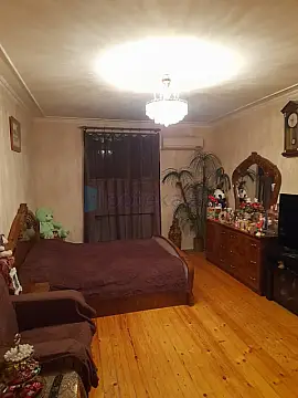 Satılır 3 otaqlı köhnə tikili 90 m²