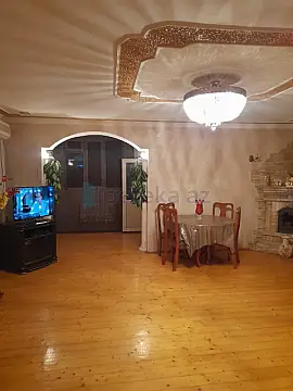 Satılır 3 otaqlı köhnə tikili 90 m²