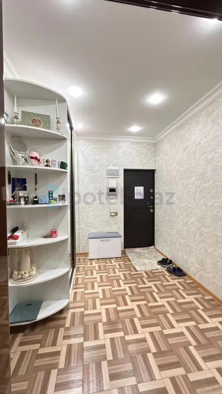 Satılır 3 otaqlı köhnə tikili 80 m²