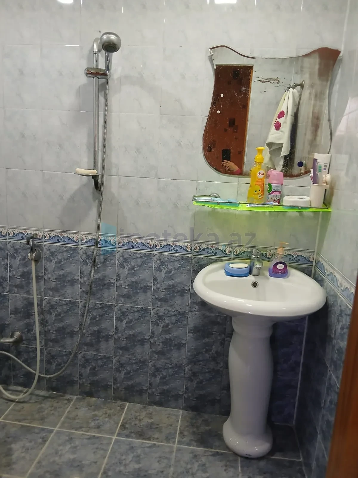 Satılır 2 otaqlı köhnə tikili 40 m²