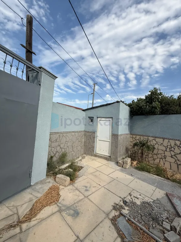 Satılır 3 otaqlı həyət evi 100 m²