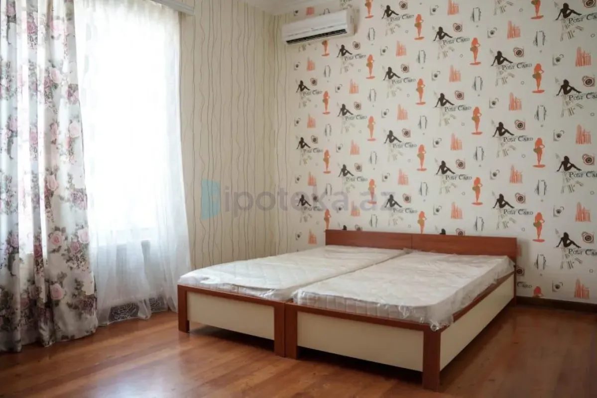 Satılır 5 otaqlı həyət evi 328 m²