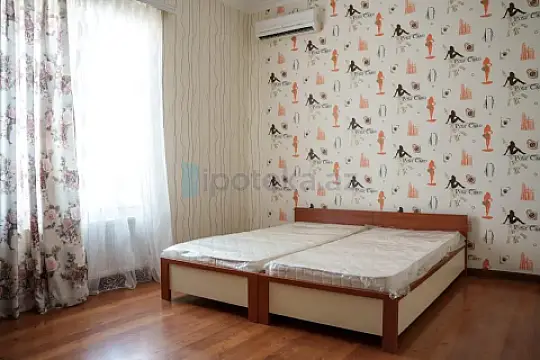 Satılır 5 otaqlı həyət evi 328 m²