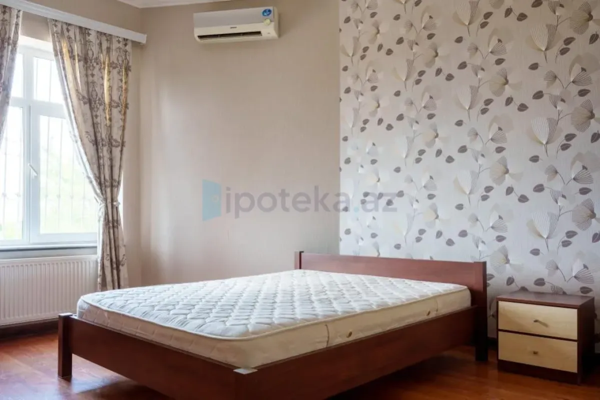 Satılır 5 otaqlı həyət evi 328 m²