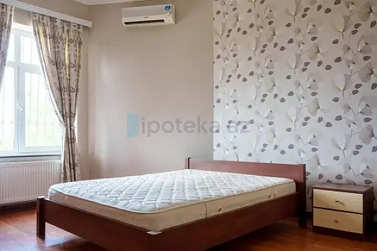 Satılır 5 otaqlı həyət evi 328 m²