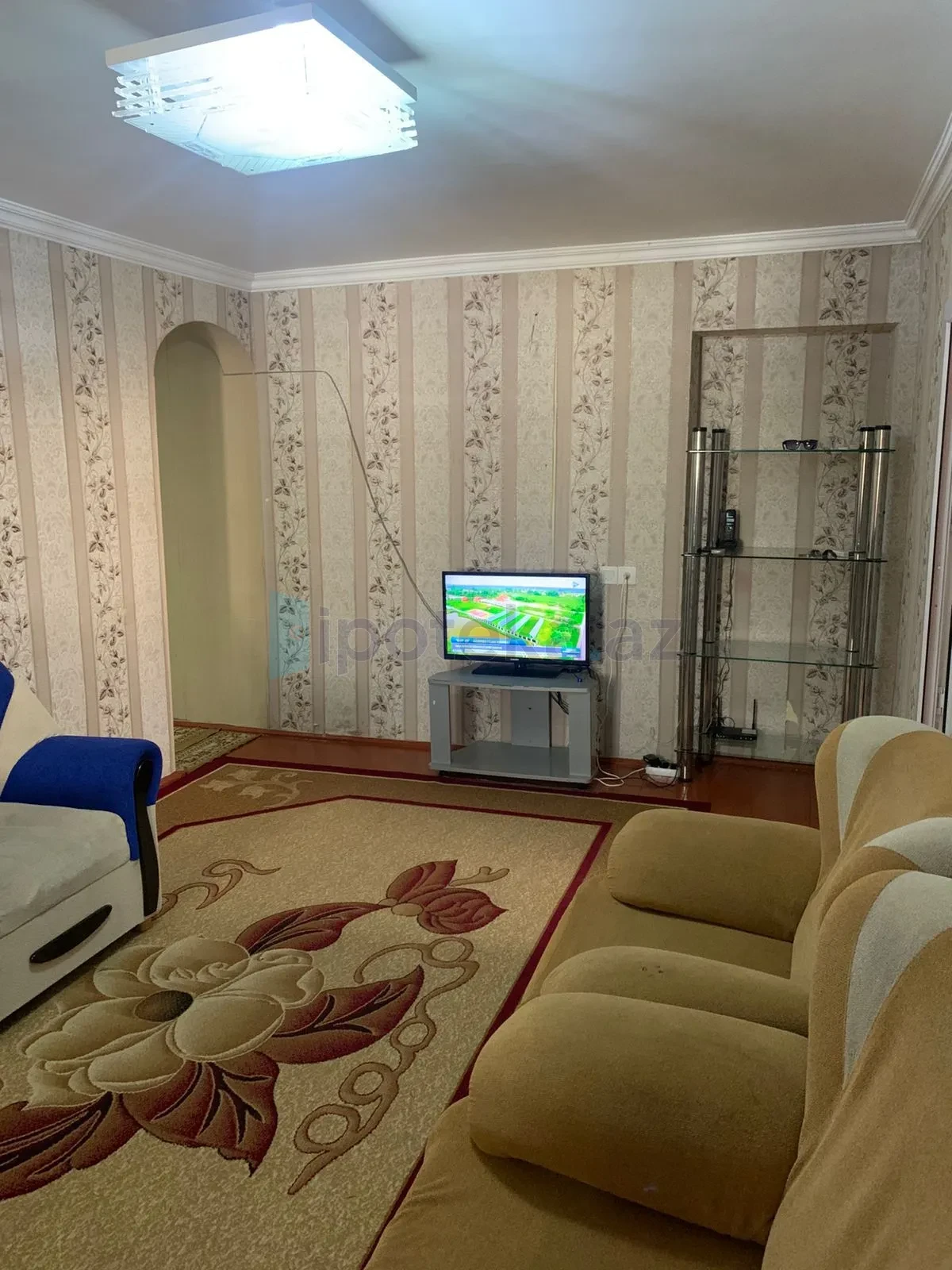 Satılır 2 otaqlı köhnə tikili 60 m²
