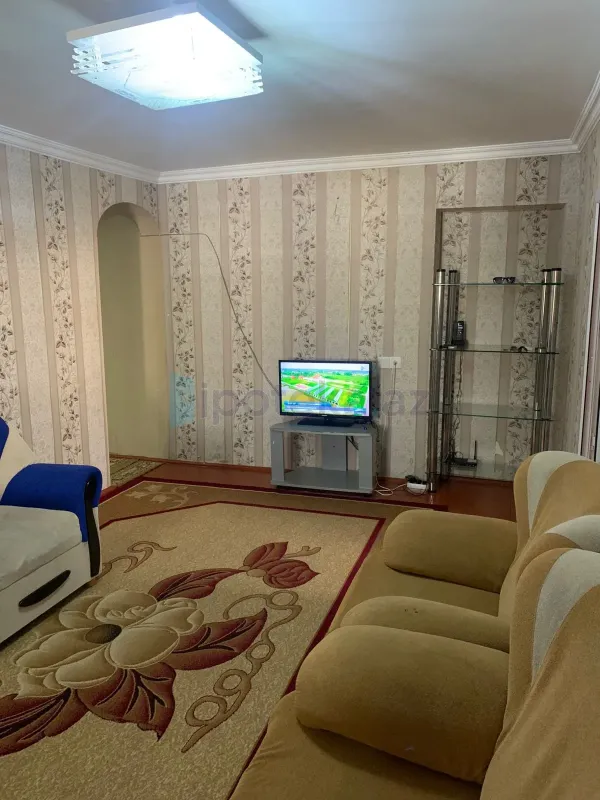 Satılır 2 otaqlı köhnə tikili 60 m²