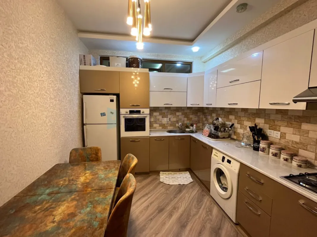 Satılır 2 otaqlı yeni tikili 73 m²